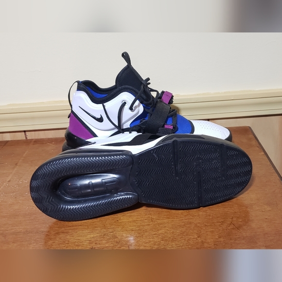 Nike Air Force 270 - Picture 3 of 3